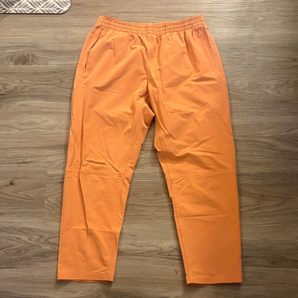 Outdoor Voices Orange Cropped Elastic-Waist Pants - Picture 3 of 4